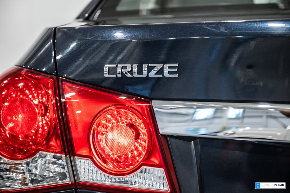 Chevrolet Cruze Limited 1LT / SIÈGES CHAUFFANTS / BLUETOOTH / A/C+++ 2016-9