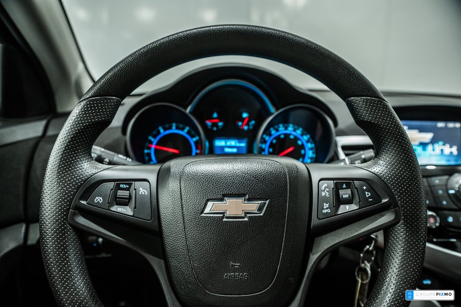 Chevrolet Cruze Limited 1LT / SIÈGES CHAUFFANTS / BLUETOOTH / A/C+++ 2016-15