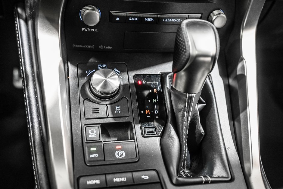 Lexus NX 300 F-SPORT 2 / APPLE CARPLAY / TOIT OUVRANT / CUIR ++ 2021-19