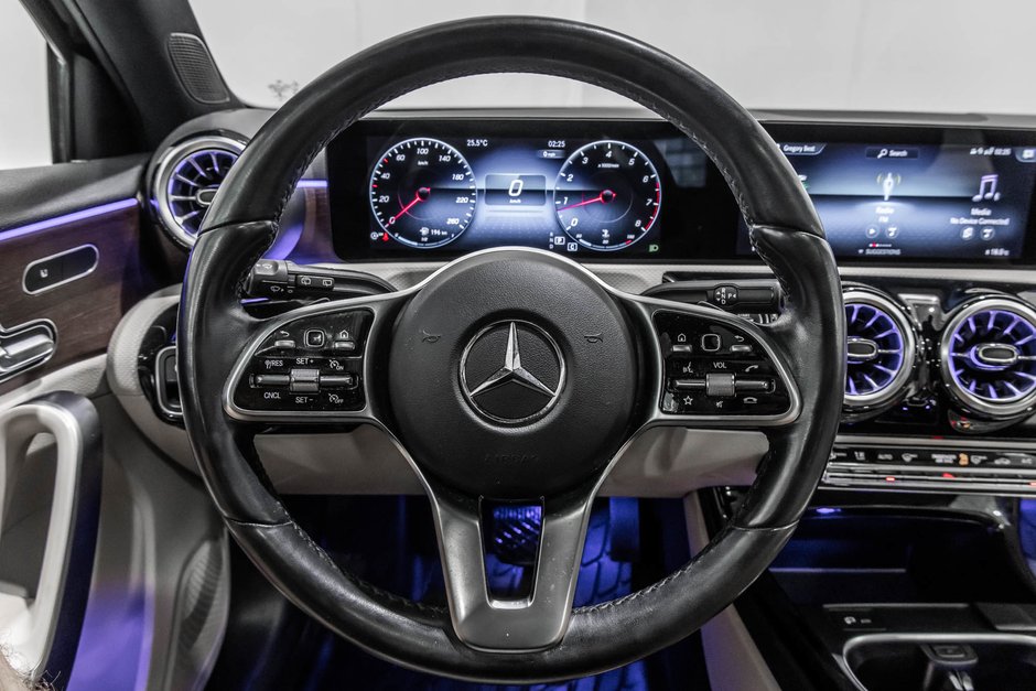 2022 Mercedes-Benz A-Class A 250 / 4MATIC / APPLE CARPLAY / CAMÉRA DE RECUL +-17