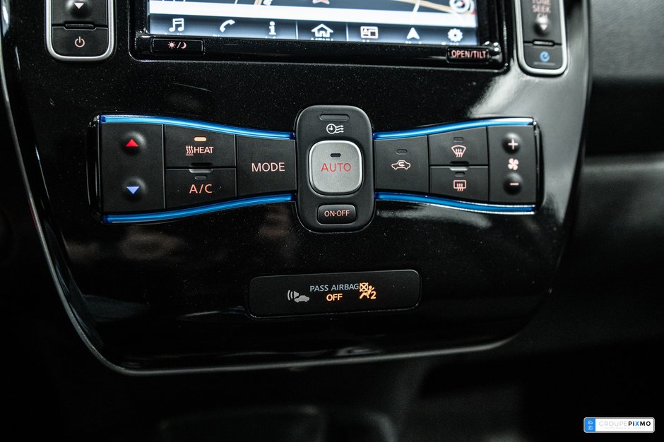 Nissan LEAF SV / CAMÉRA DE RECUL / SIÈGES CHAUFFANTS / NAV +++ 2017-24