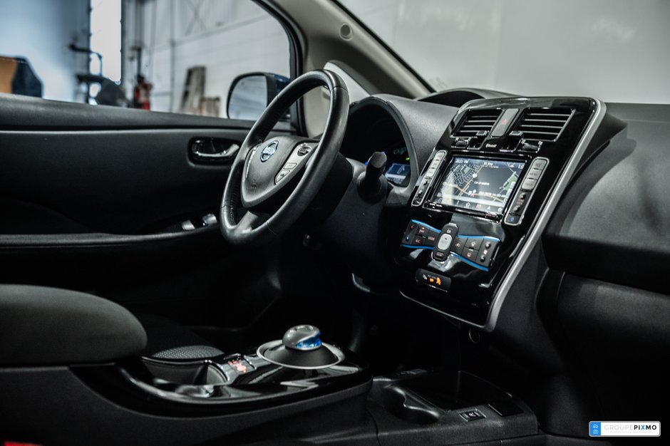 Nissan LEAF SV / CAMÉRA DE RECUL / SIÈGES CHAUFFANTS / NAV +++ 2017-32