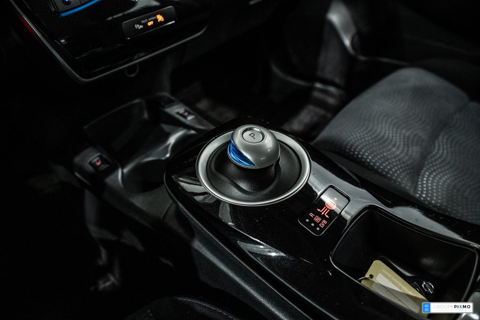 Nissan LEAF SV / CAMÉRA DE RECUL / SIÈGES CHAUFFANTS / NAV +++ 2017-26