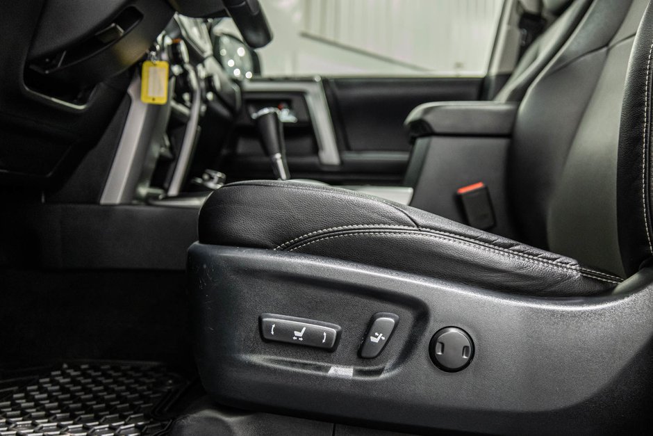 2018 Toyota 4Runner SR5 / CUIR / TOIT OUVRANT / CAMÉRA DE RECUL ++-13