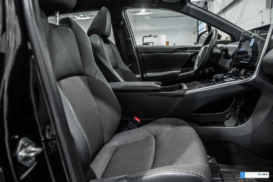 Toyota bZ4X XLE / AWD / APPLE CARPLAY / TOIT PANORAMIQUE+++ 2023-32