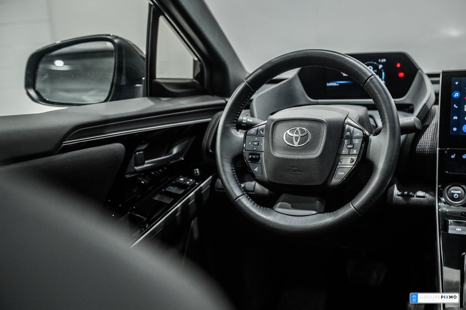 Toyota bZ4X XLE / AWD / APPLE CARPLAY / TOIT PANORAMIQUE+++ 2023-29