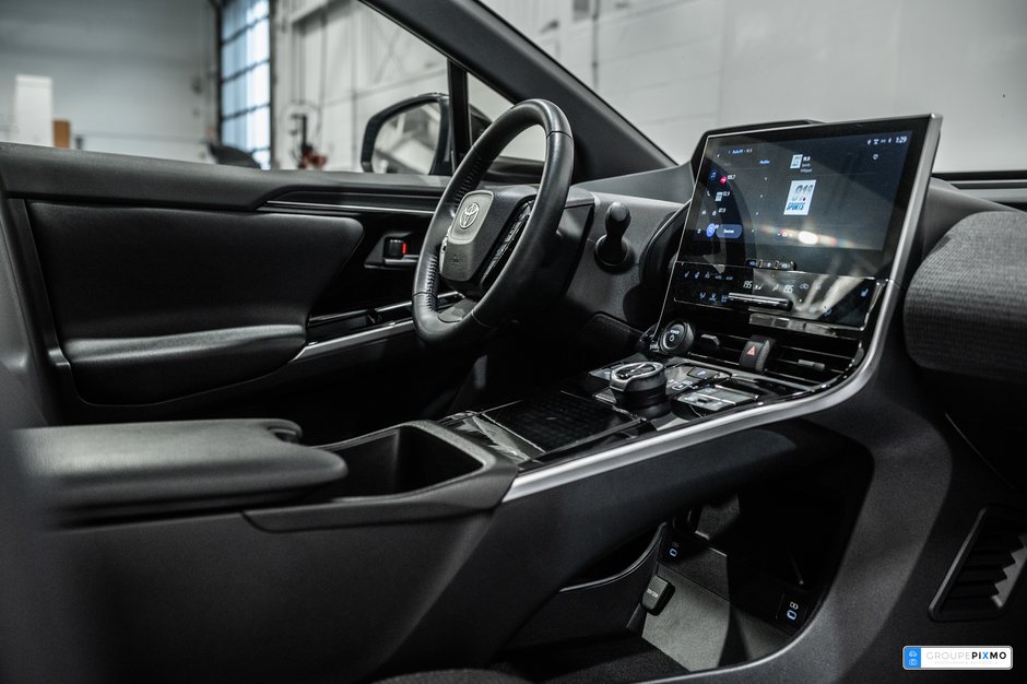 Toyota bZ4X XLE / AWD / APPLE CARPLAY / TOIT PANORAMIQUE+++ 2023-31