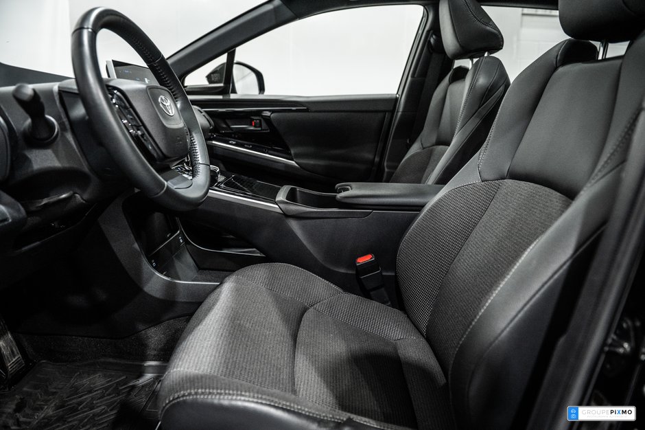 Toyota bZ4X XLE / AWD / APPLE CARPLAY / TOIT PANORAMIQUE+++ 2023-14