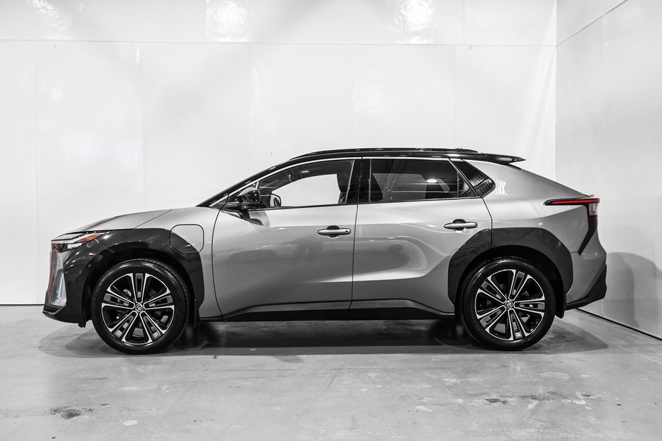 Toyota bZ4X XLE / AWD / CUIR / APPLE CARPLAY / TOIT PANO+++ 2023-3