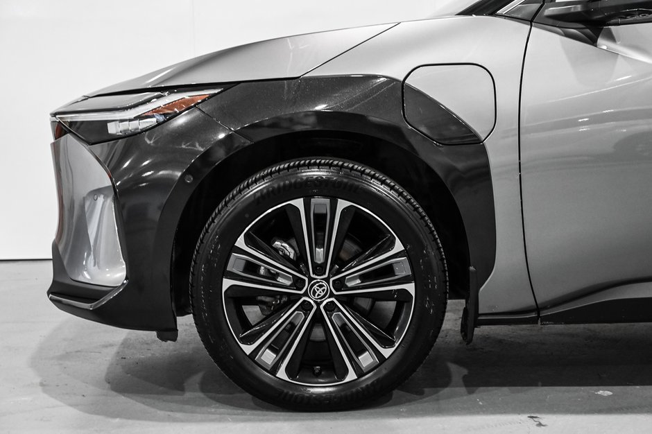 Toyota bZ4X XLE / AWD / CUIR / APPLE CARPLAY / TOIT PANO+++ 2023-5