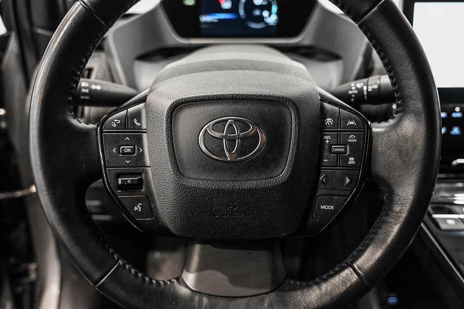Toyota bZ4X XLE / AWD / CUIR / APPLE CARPLAY / TOIT PANO+++ 2023-14