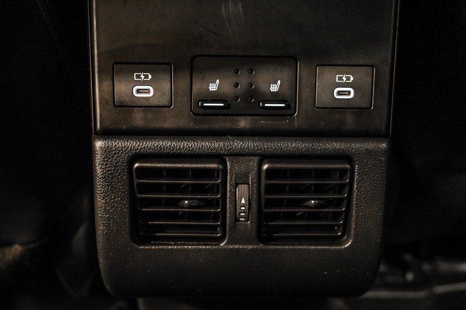 Toyota bZ4X XLE / AWD / CUIR / APPLE CARPLAY / TOIT PANO+++ 2023-24