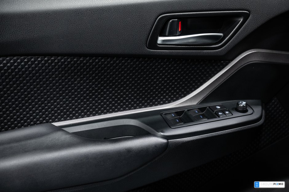 Toyota C-HR LE / APPLE CARPLAY / CAMÉRA DE RECUL / UN PROPRIO 2021-11