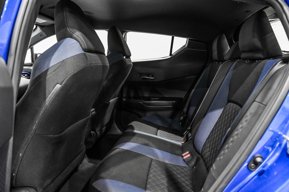 Toyota C-HR XLE / PREMIUM / APPLE CARPLAY / SIÉEGES CHAUFFANTS 2022-19
