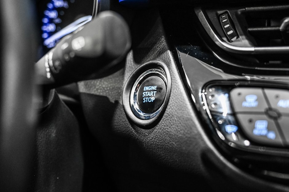 2022 Toyota C-HR XLE / PREMIUM / APPLE CARPLAY / CAMÉRA DE RECUL+++-17