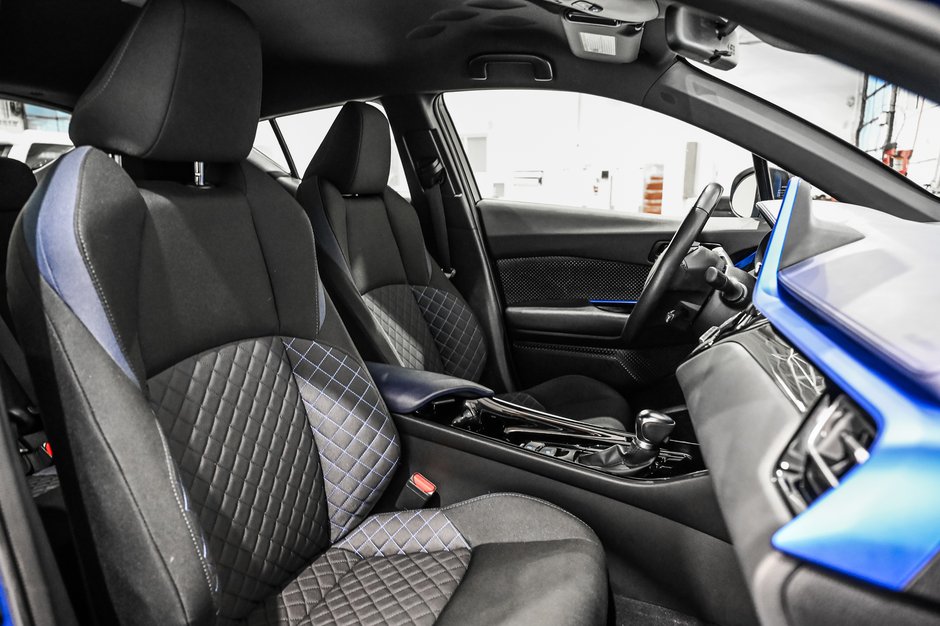 2022 Toyota C-HR XLE / PREMIUM / APPLE CARPLAY / CAMÉRA DE RECUL+++-25