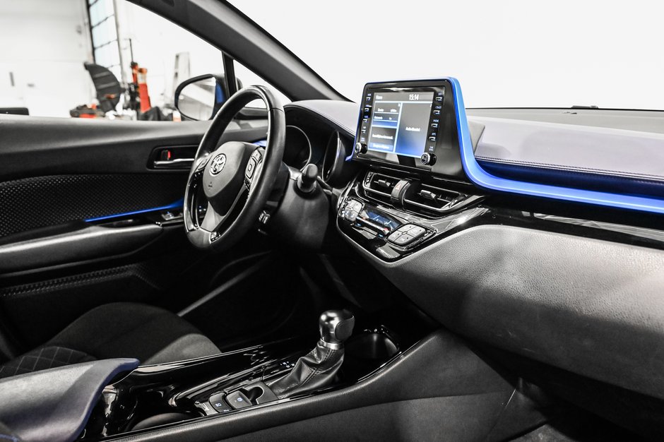2022 Toyota C-HR XLE / PREMIUM / APPLE CARPLAY / CAMÉRA DE RECUL+++-24