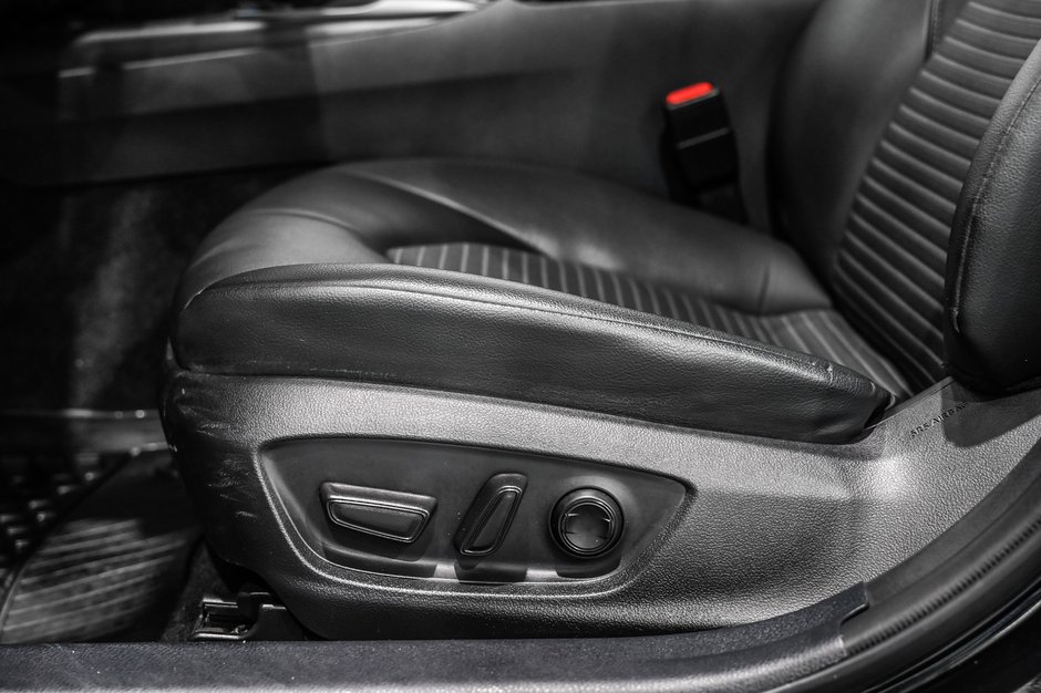 Toyota Camry Hybrid 2022 / SE / HYBRIDE / NIGHTSHADE+++ 2022-10