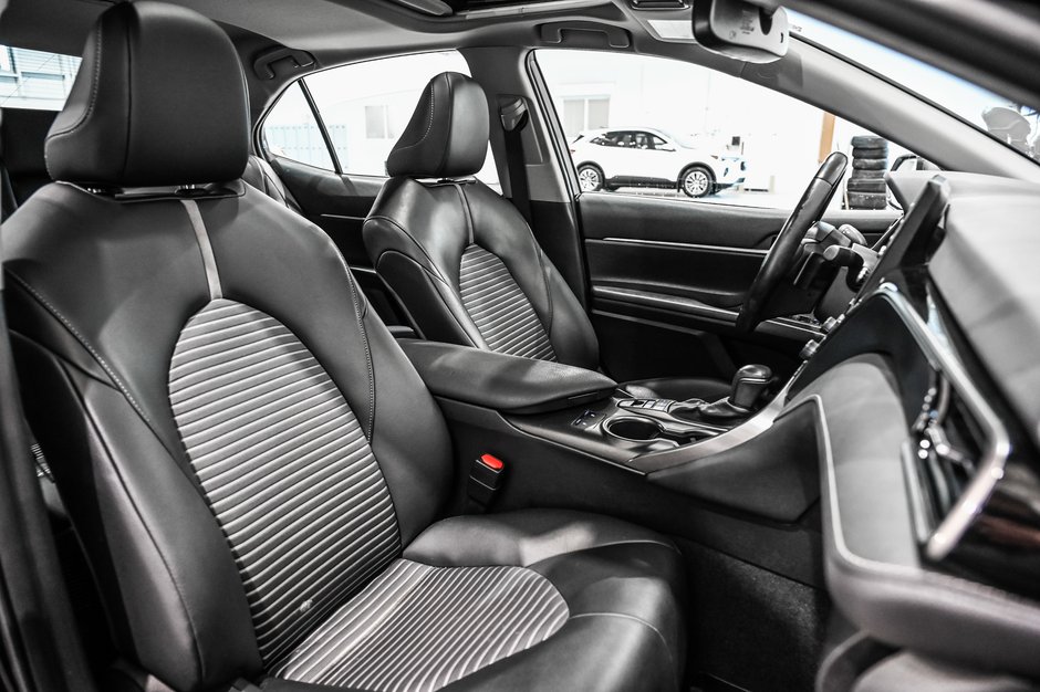 Toyota Camry Hybrid 2022 / SE / HYBRIDE / NIGHTSHADE+++ 2022-26