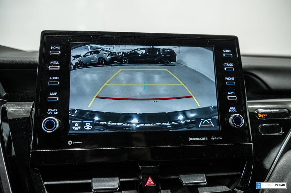 Toyota Camry Hybrid SE / HYBRIDE / CUIR / APPLE CARPLAY / TOIT OUVRANT 2023-21