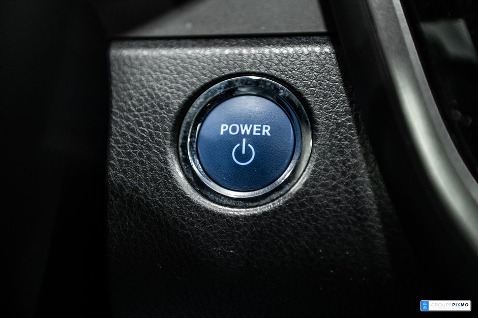 Toyota Camry Hybrid SE / HYBRIDE / CUIR / APPLE CARPLAY / TOIT OUVRANT 2023-20