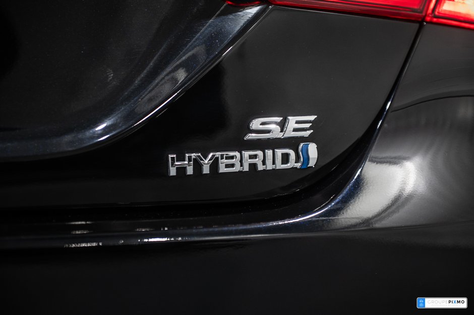 Toyota Camry Hybrid SE / HYBRIDE / CUIR / APPLE CARPLAY / TOIT OUVRANT 2023-10