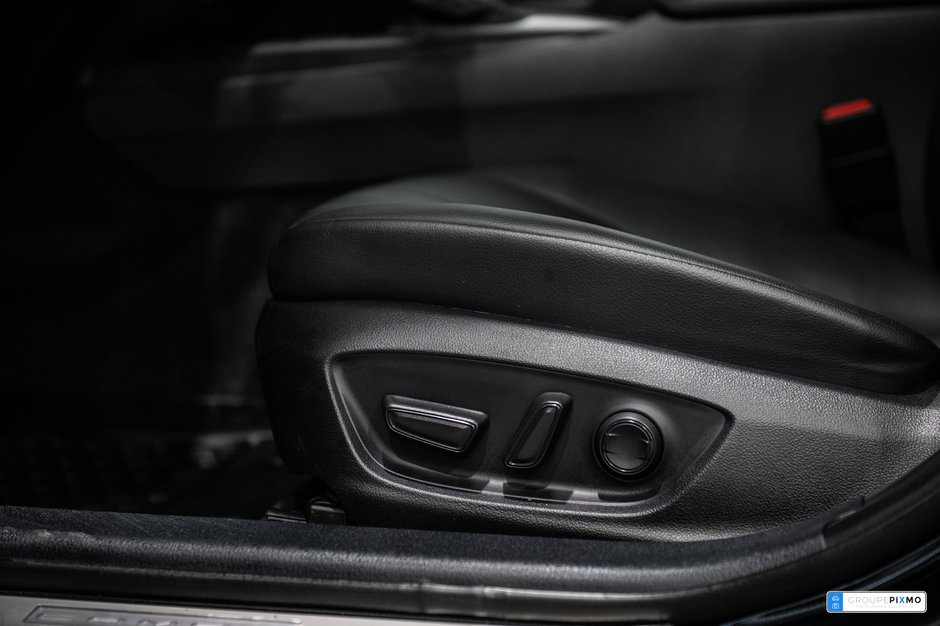 Toyota Camry Hybrid SE / HYBRIDE / CUIR / APPLE CARPLAY / TOIT OUVRANT 2023-14