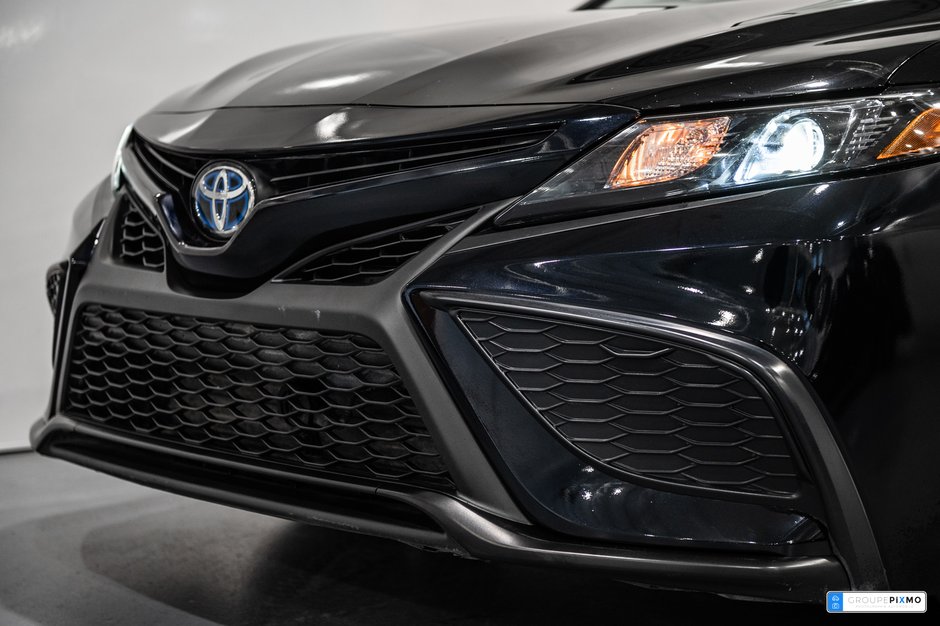 Toyota Camry Hybrid SE / HYBRIDE / CUIR / APPLE CARPLAY / TOIT OUVRANT 2023-3