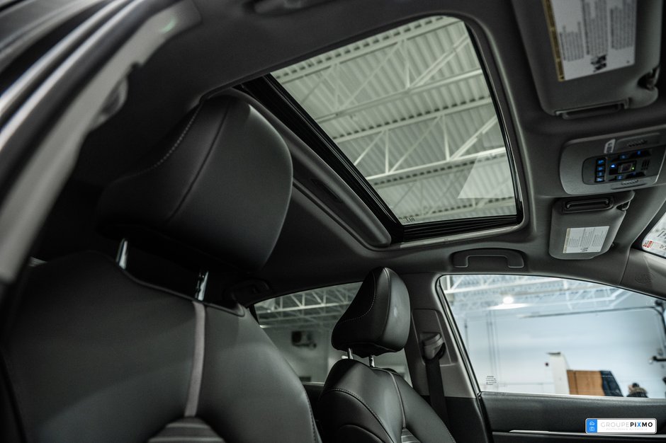 Toyota Camry Hybrid SE / HYBRIDE / CUIR / APPLE CARPLAY / TOIT OUVRANT 2023-33