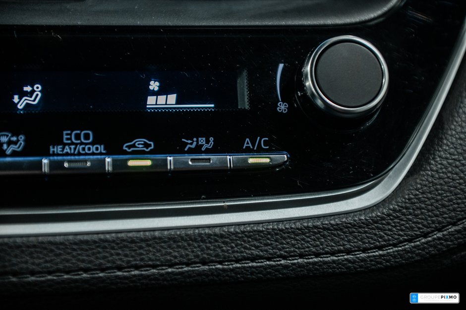 Toyota Corolla Cross Hybrid SE / AWD / HYBRIDE / APPLE CARPLAY / TOIT OUVRANT 2024-22