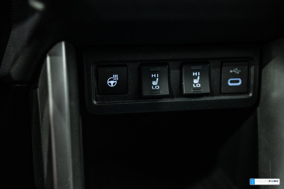 Toyota Corolla Cross Hybrid SE / AWD / HYBRIDE / APPLE CARPLAY / TOIT OUVRANT 2024-23