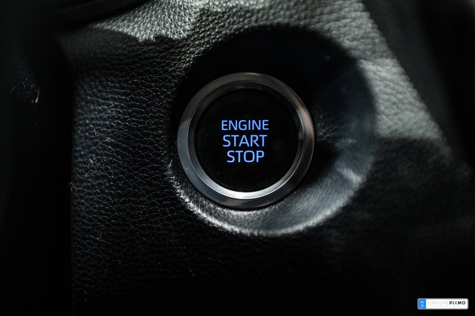 Toyota Corolla Cross LE / FWD / APPLE CARPLAY / SIÈGES CHAUFFANTS +++ 2022-19