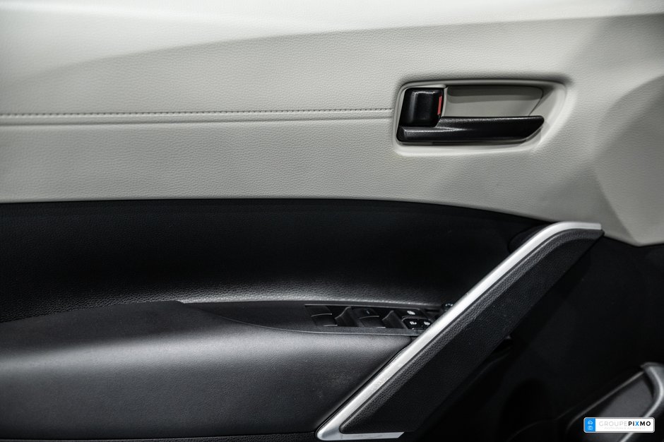 Toyota Corolla Cross L / AWD / APPLE CARPLAY / CAMÉRA DE RECUL++ 2023-12