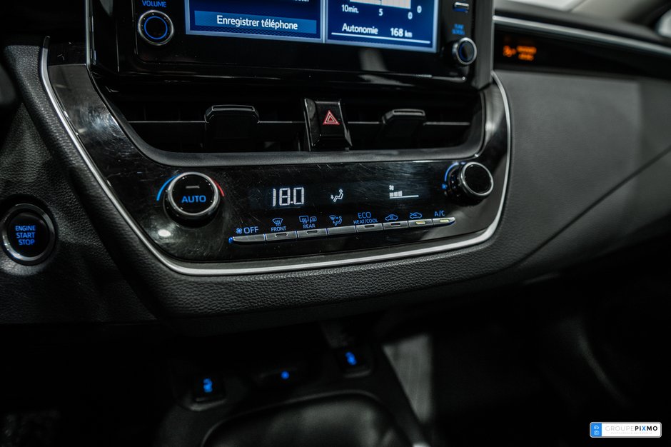 Toyota Corolla LE / AMÉLOIRÉ / TOIT OUVRANT / APPLE CARPLAY++ 2020-21