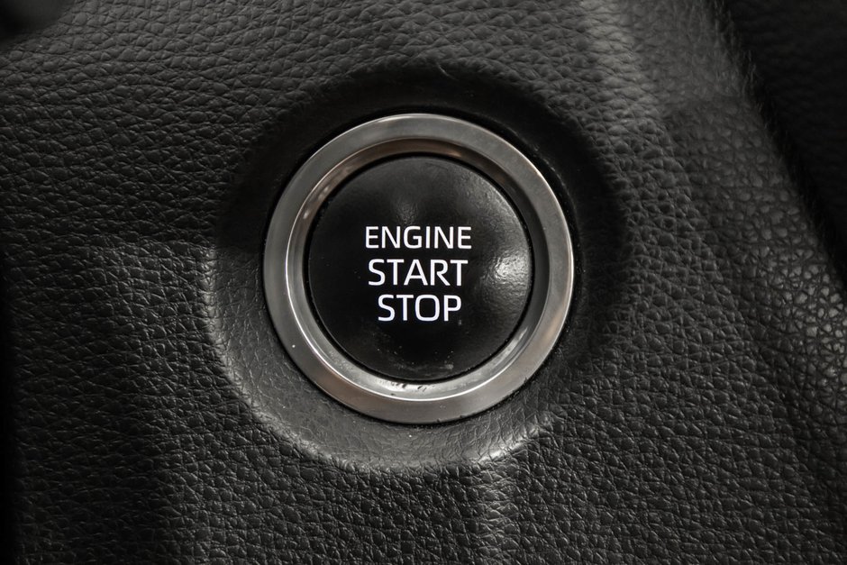 Toyota Corolla SE / AMÉLIORÉ / CAMÉRA DE RECUL /SIEGES CHAUFFANTS 2023-21