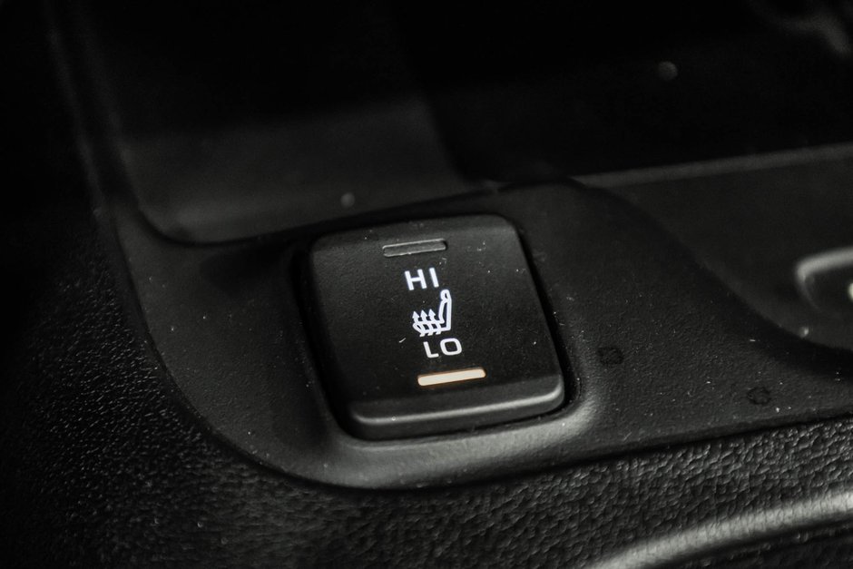 Toyota Corolla SE / AMÉLIORÉ / CAMÉRA DE RECUL /SIEGES CHAUFFANTS 2023-26