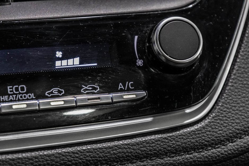 Toyota Corolla SE / AMÉLIORÉ / CAMÉRA DE RECUL /SIEGES CHAUFFANTS 2023-25