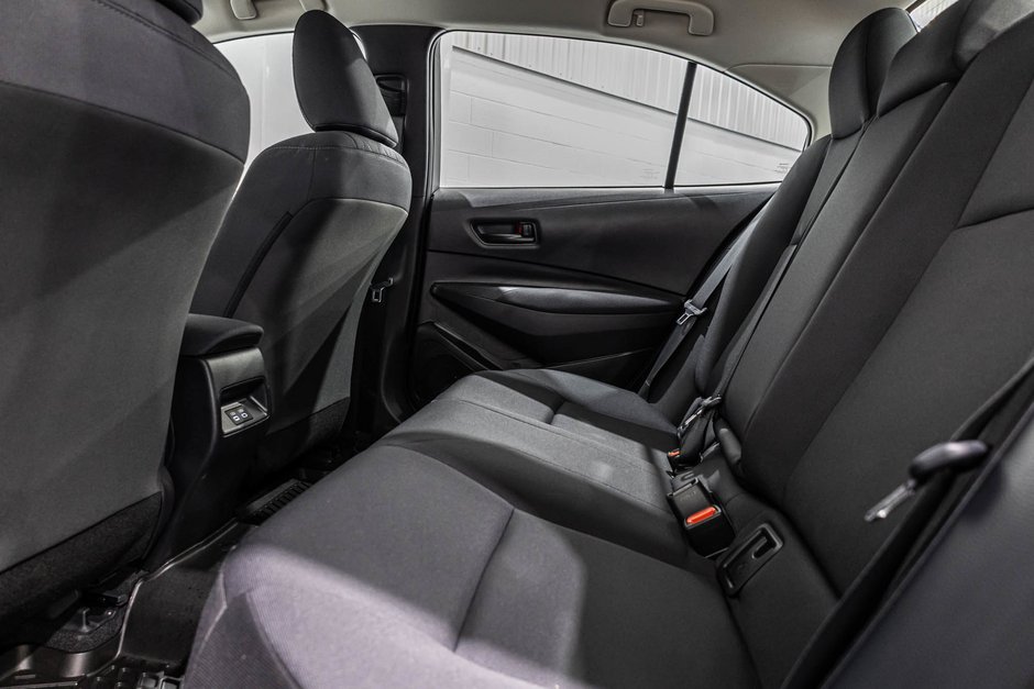 2023 Toyota Corolla LE / APPLE CARPLAY / SIÈGES CHAUFFANTS / CAMÉRA ++-24