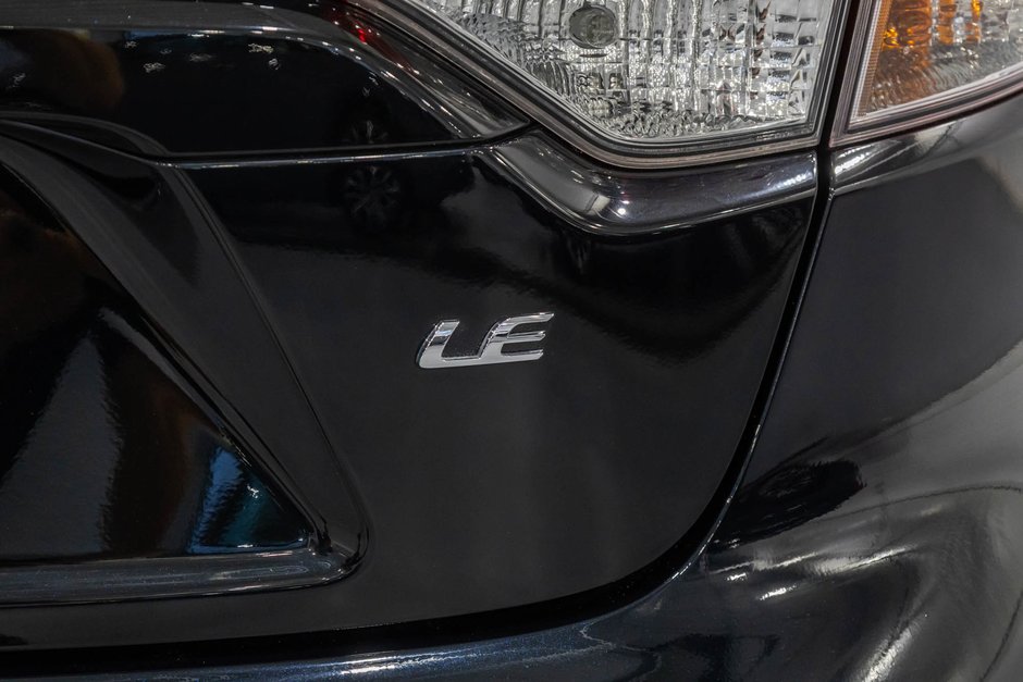 Toyota Corolla LE / AMÉLIORÉ / TOIT OUVRANT / APPLE CARPLAY +++ 2024-10