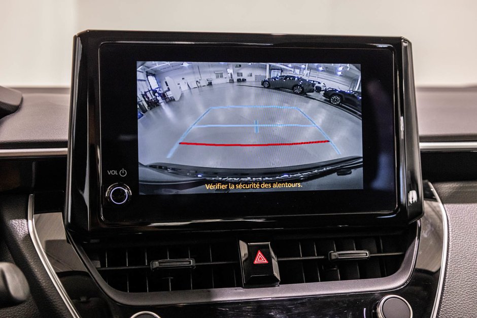 Toyota Corolla LE / AMÉLIORÉ / TOIT OUVRANT / APPLE CARPLAY +++ 2024-25