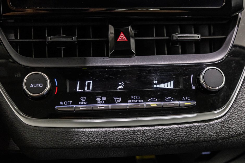 Toyota Corolla LE / AMÉLIORÉ / TOIT OUVRANT / APPLE CARPLAY +++ 2024-22