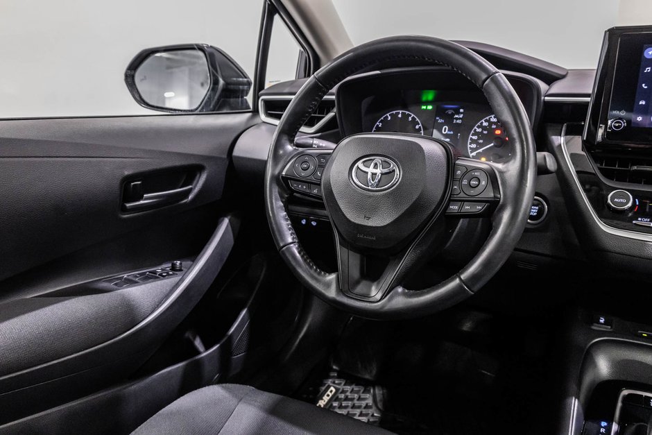 Toyota Corolla LE / AMÉLIORÉ / TOIT OUVRANT / APPLE CARPLAY +++ 2024-30