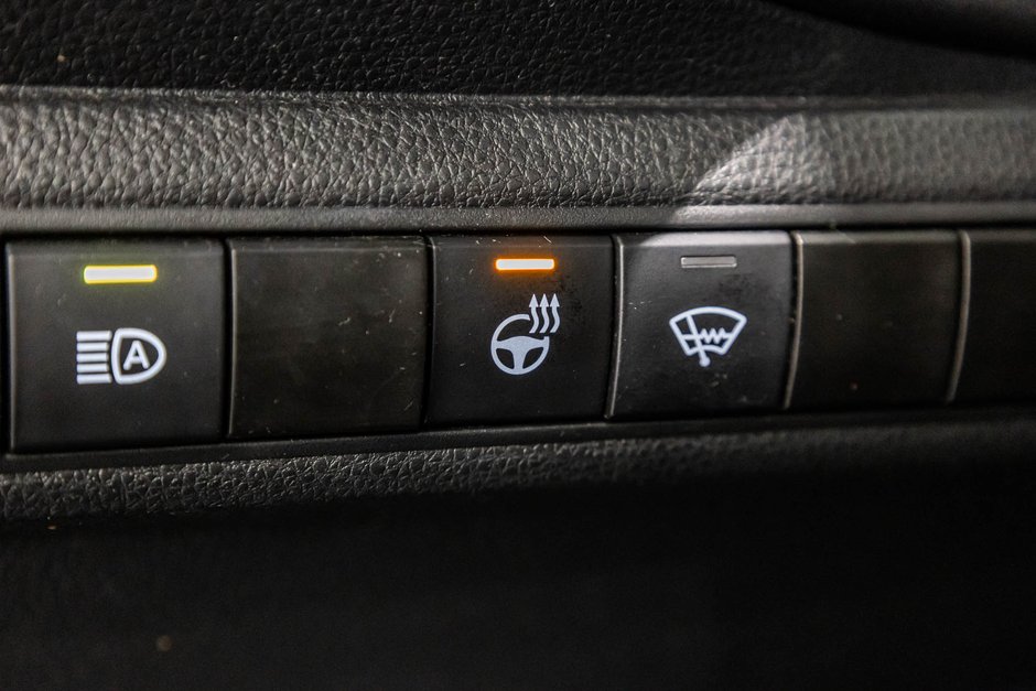 Toyota Corolla LE / AMÉLIORÉ / TOIT OUVRANT / APPLE CARPLAY +++ 2024-15