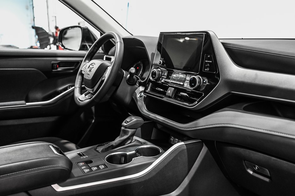 2025 Toyota Highlander Hybrid LE/AWD/HYBRIDE/APPLE CARPLAY/CAMÉRA DE RECUL++-32