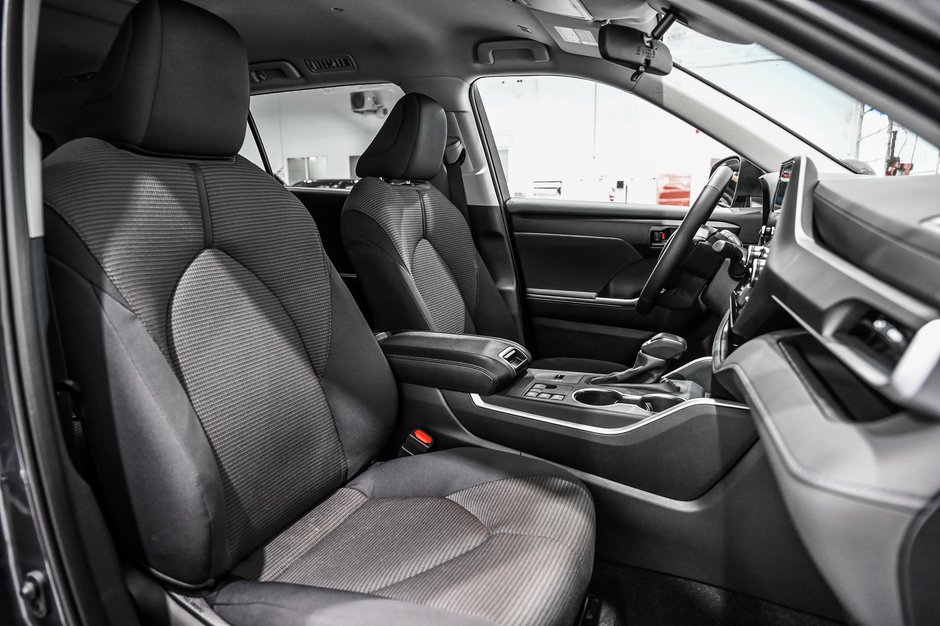 2025 Toyota Highlander Hybrid LE/AWD/HYBRIDE/APPLE CARPLAY/CAMÉRA DE RECUL++-33