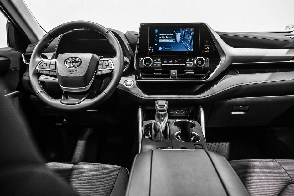 2025 Toyota Highlander Hybrid LE/AWD/HYBRIDE/APPLE CARPLAY/CAMÉRA DE RECUL++-29