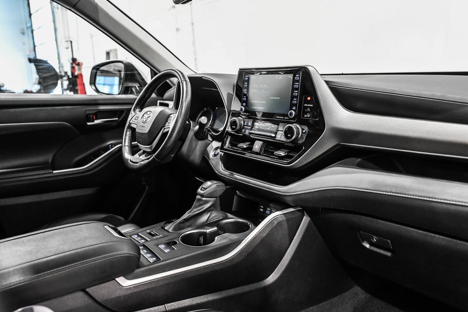 2022 Toyota Highlander 2022+XLE+TOIT+CUIR+MAGS+CARPLAY+++-32