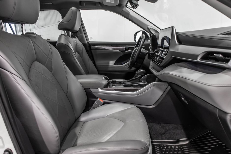 2022 Toyota Highlander PLATINUM / CUIR / TOIT PANO / MAGS+++-40