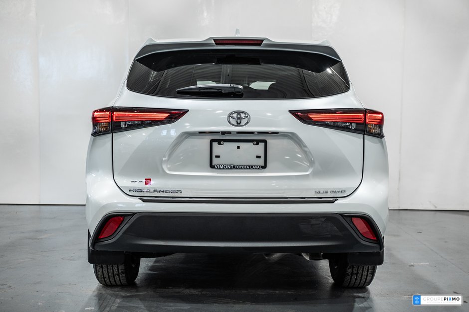 Toyota Highlander XLE / AWD / CUIR / APPLE CARPLAY / TOIT OUVRANT+++ 2024-8