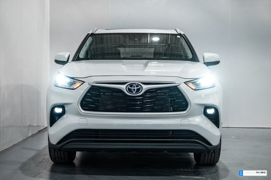 Toyota Highlander XLE / AWD / CUIR / APPLE CARPLAY / TOIT OUVRANT+++ 2024-1